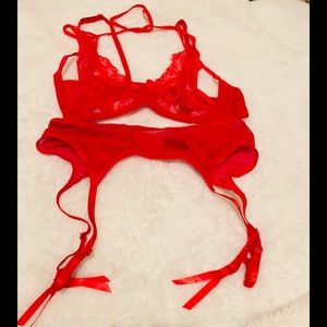 4/$20 FASHION NOVA BRA & GARTER BELT